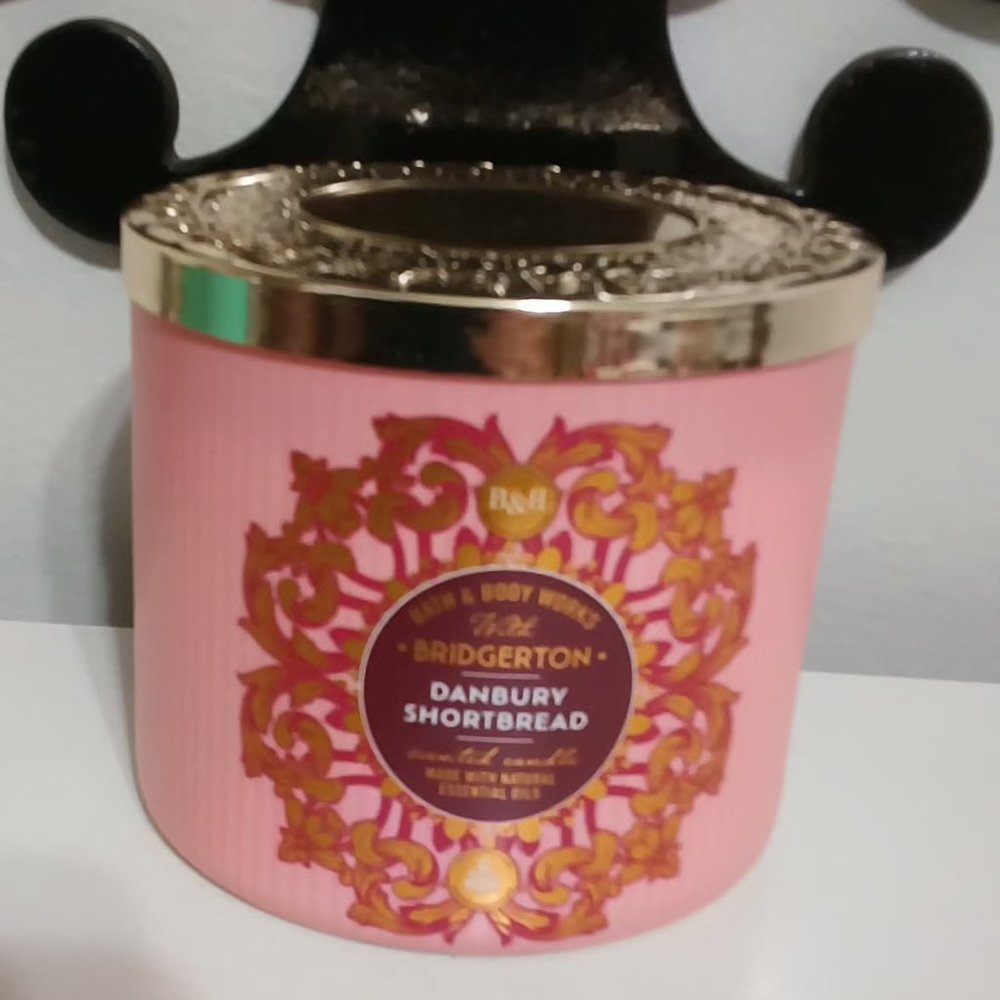 Bath and body Works BRIDGERTON Limited Collection. 3Wick Candles - Picture 4 of 12